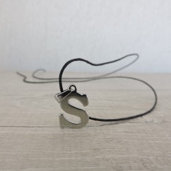 CORD NECKLACE LETTER S