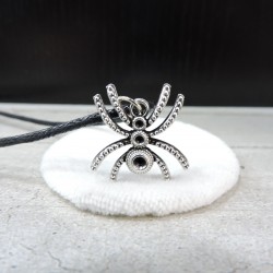 FPD74 CORDED NECKLACE SPIDER
