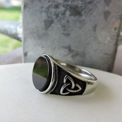 SSTRG0265   Ring triquetra...