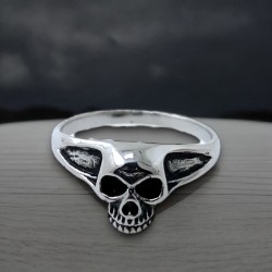 SSTRG0781   Skull Ring...